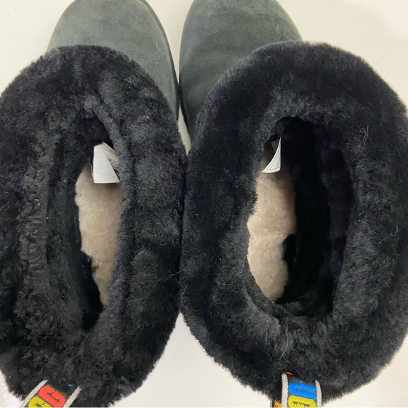 Ugg Classic Black Fluff Mini Quilted Suede Sheepskin Women Boots Size 10 Disc. - Picture 11 of 14